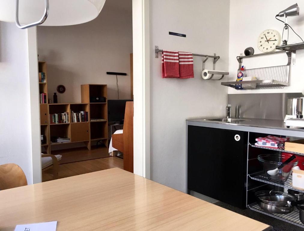 Art-Apartment-Leo room 6